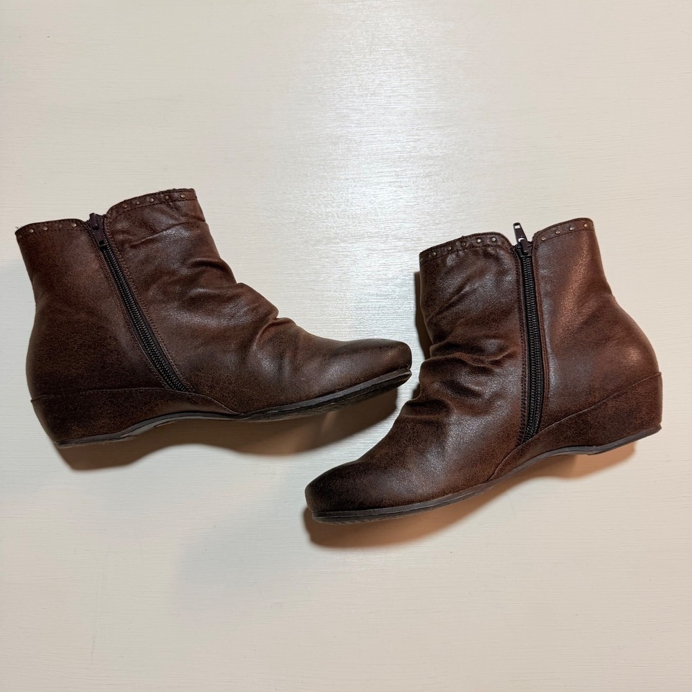 Baretraps Sublime Brown Ruched Wedge Ankle Boots Faux Fur Lined Size 8.5M